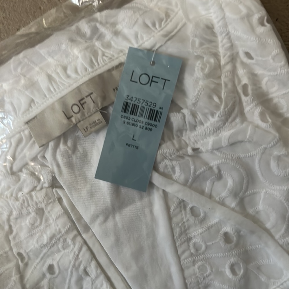 NWT LOFT Eyelet Tie Neck Puff Sleeve Mixed Media Top - Picture 7 of 8